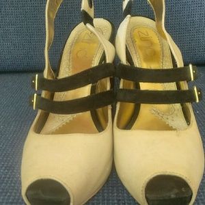 Square Open To Chunky Heel.